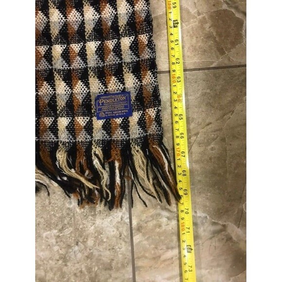 Pendelton Wool throw blanket - Picture 5 of 12